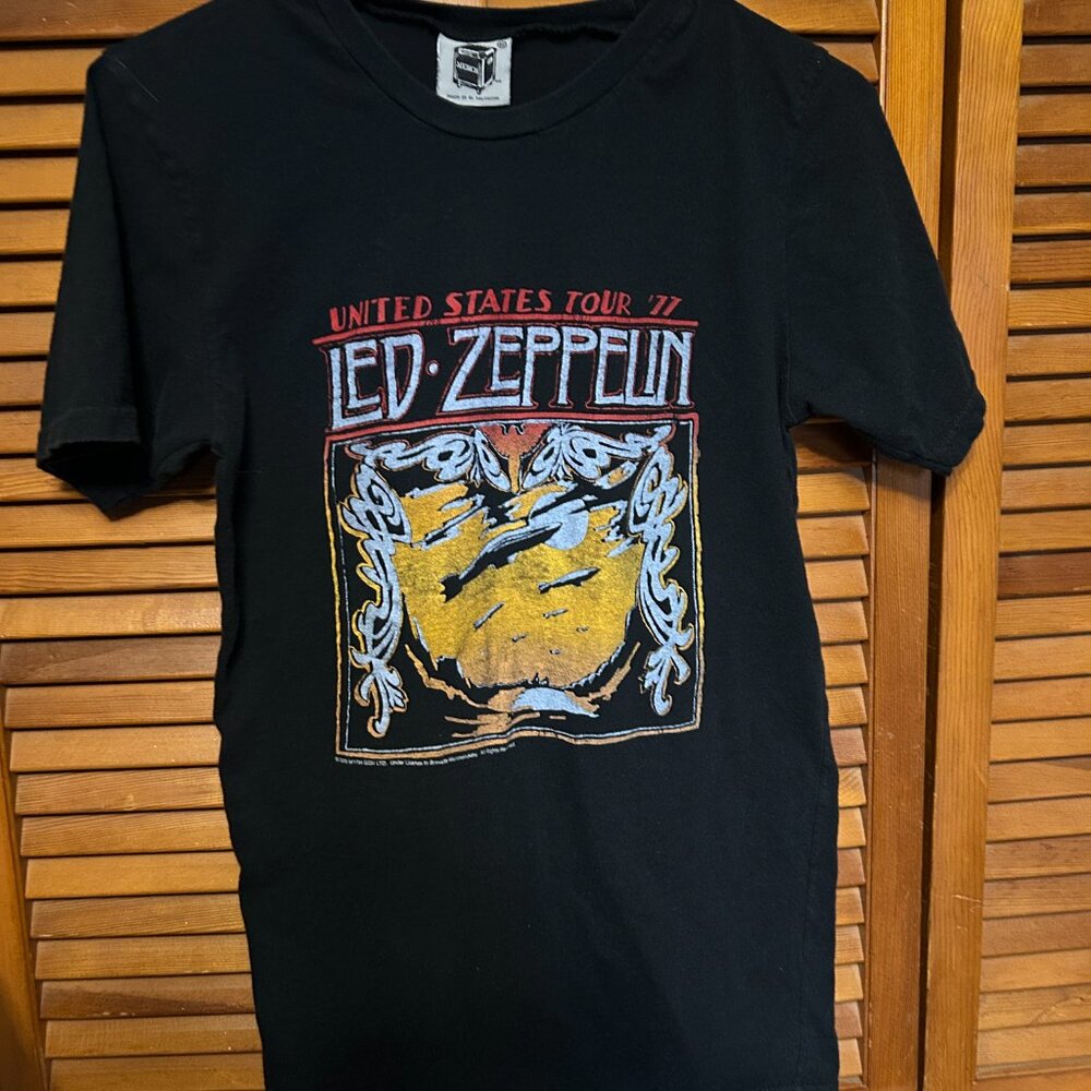 Officially Licensed Led Zeppelin 1977 U.S. Tour T-Shirt Size XS